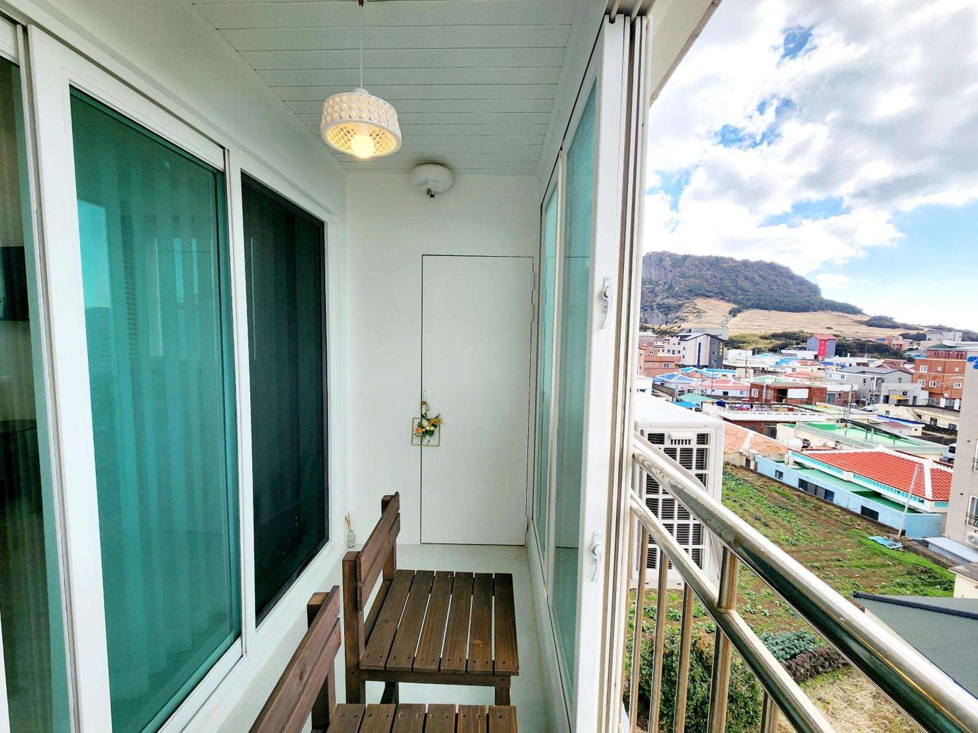 Pureun Jeju Pension Seogwipo Exterior foto